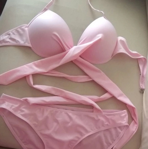 Push-Up Bikinis - Picture 2 of 2